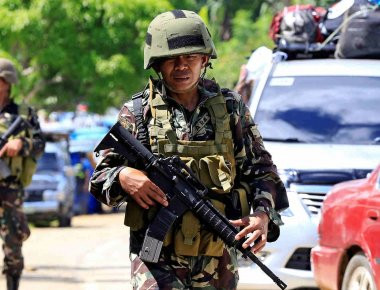 Αυστραλός δημοσιογράφος τραυματίστηκε από σφαίρα στις Φιλιππίνες (φωτό)